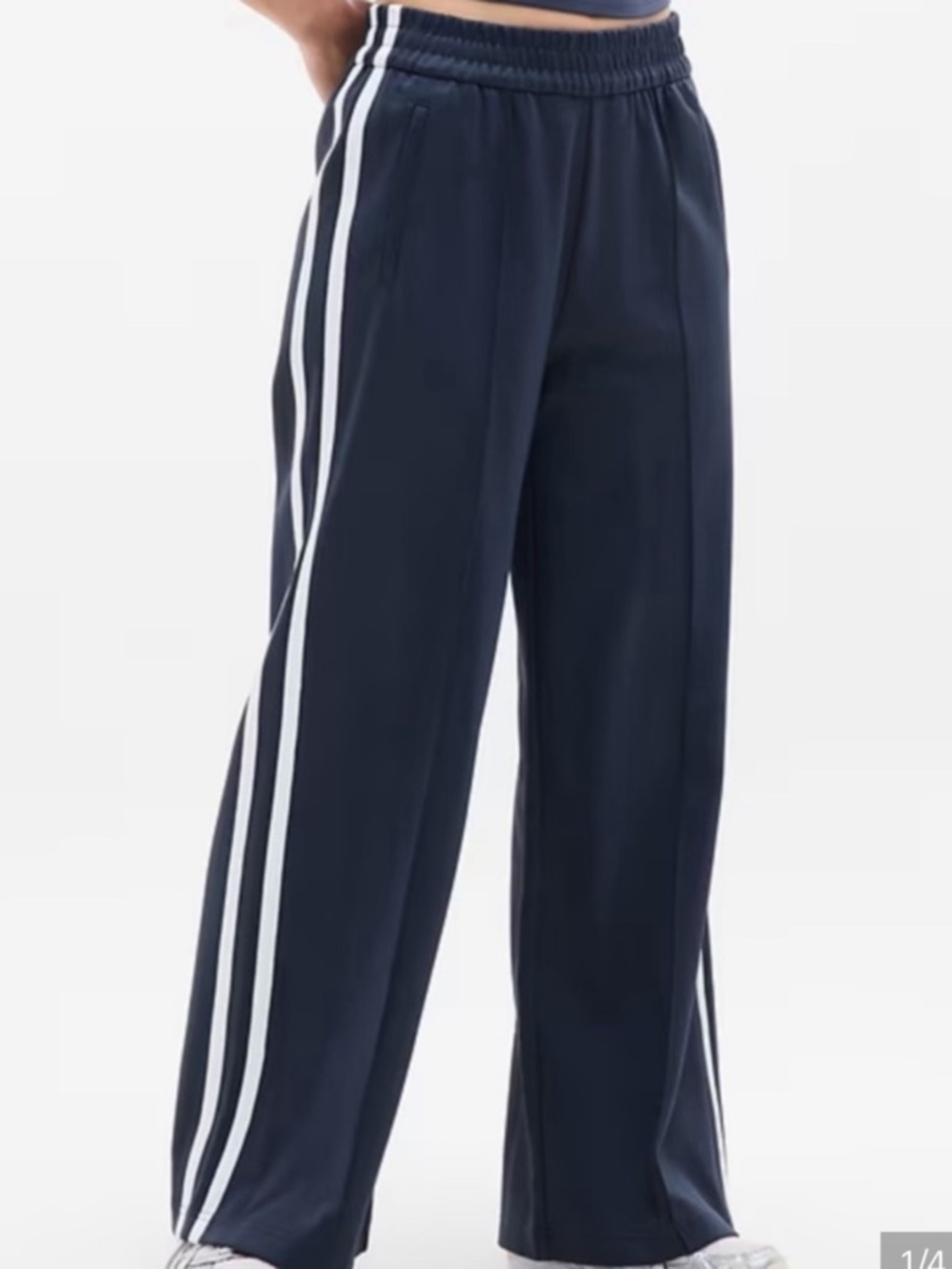 Athleta Tempo mid rise wide leg pants size small in Navy like new